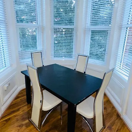 Newly Refurbished Two Bedrooms Flat St Leonards-on-Sea Exterior foto