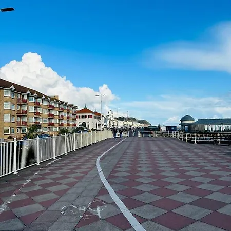 Newly Refurbished Two Bedrooms Flat St Leonards-on-Sea Exterior foto
