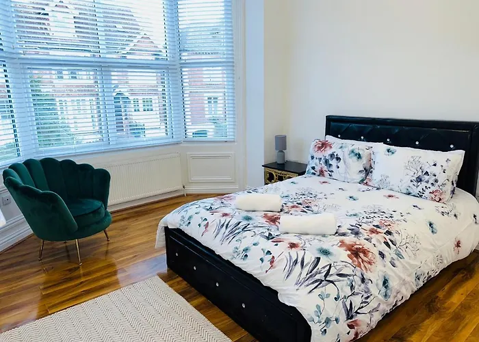 Newly Refurbished Two Bedrooms Flat