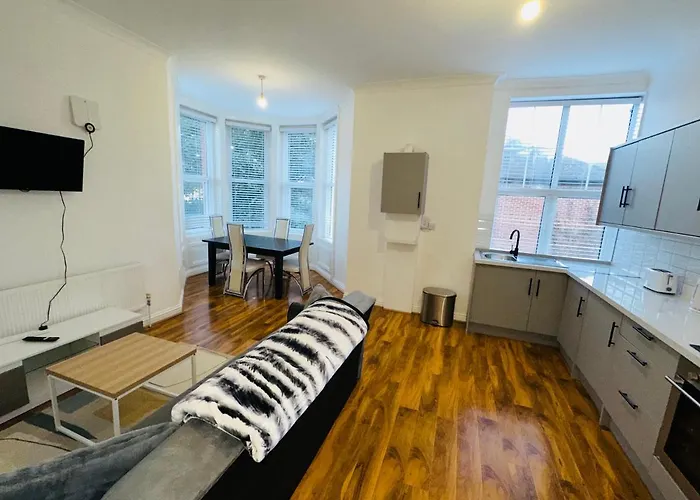 Newly Refurbished Two Bedrooms Flat