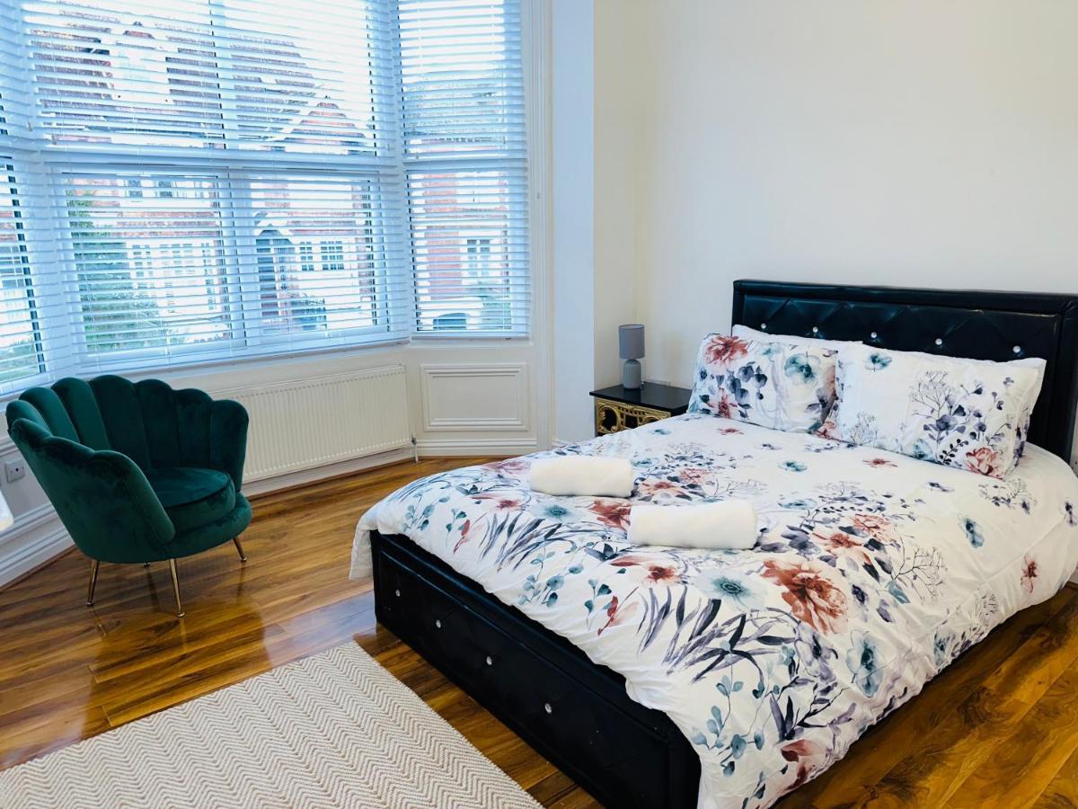 Newly Refurbished Two Bedrooms Flat